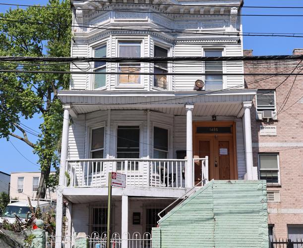 Beach Ave, Bronx, NY 10460