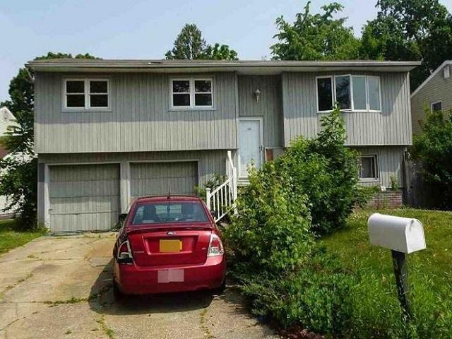Carlow St, Huntington, NY 11743