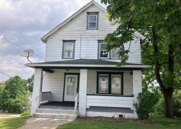 Mace St, Greensburg, PA 15601