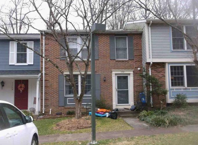 Mossy Creek Ln, Reston, VA 20191