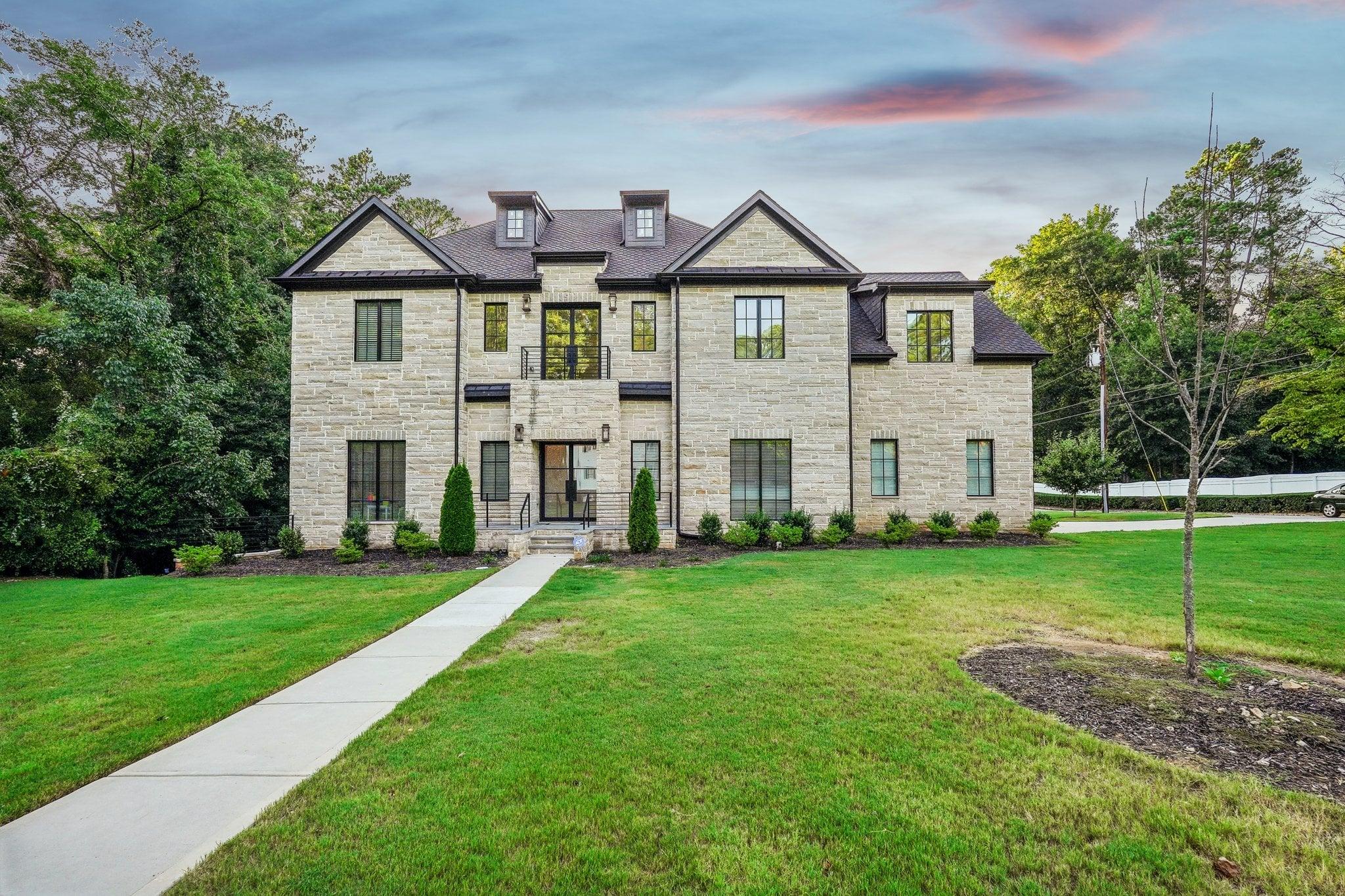 Kayron Dr, Sandy Springs, GA 30328