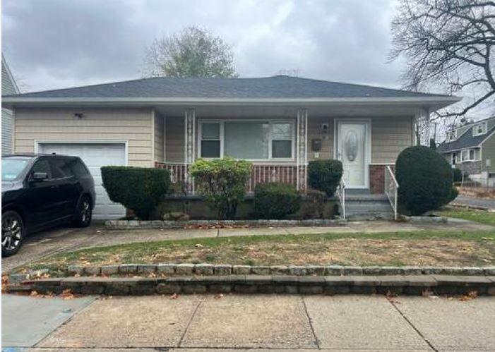 Frederick Ave, Floral Park, NY 11001
