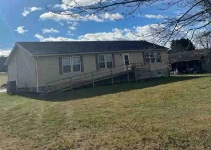 Cross Roads Ln, Martinsburg, PA 16662
