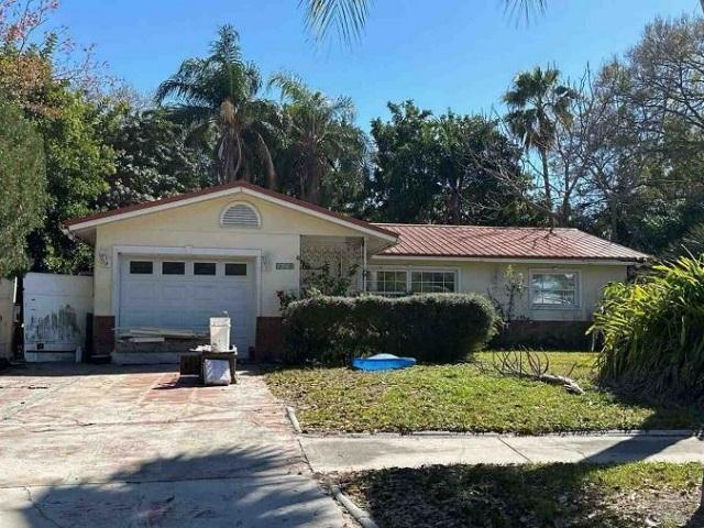 Lantana Dr, Seminole, FL 33777