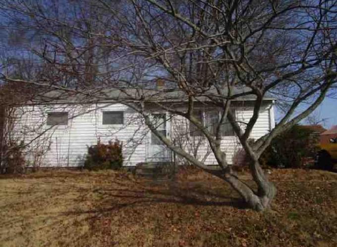 Riverdale Rd, Milford, CT 06460