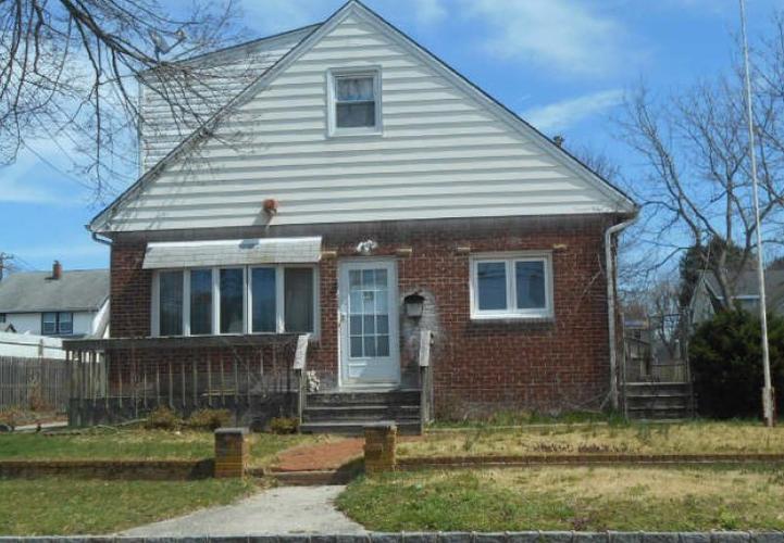 N 7th St, Lindenhurst, NY 11757