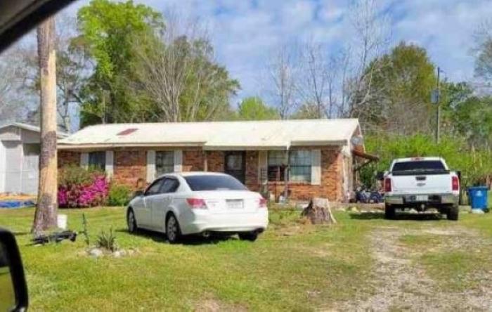 Pineview Dr, Brewton, AL 36426