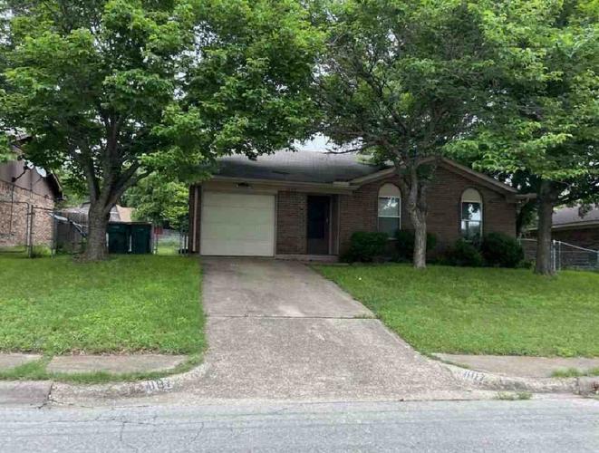 Saturn Dr, Cedar Hill, TX 75104