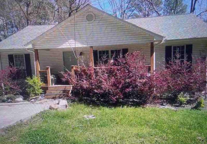 7th Ave, Calera, AL 35040