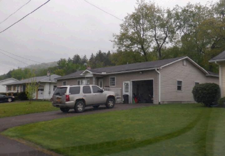 Sharr Ave, Elmira, NY 14904