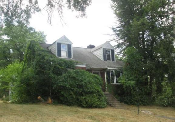 Regent St, Houston, PA 15342