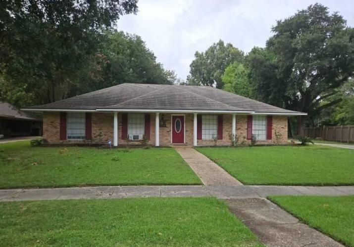 Modesto Ave, Baton Rouge, LA 70811