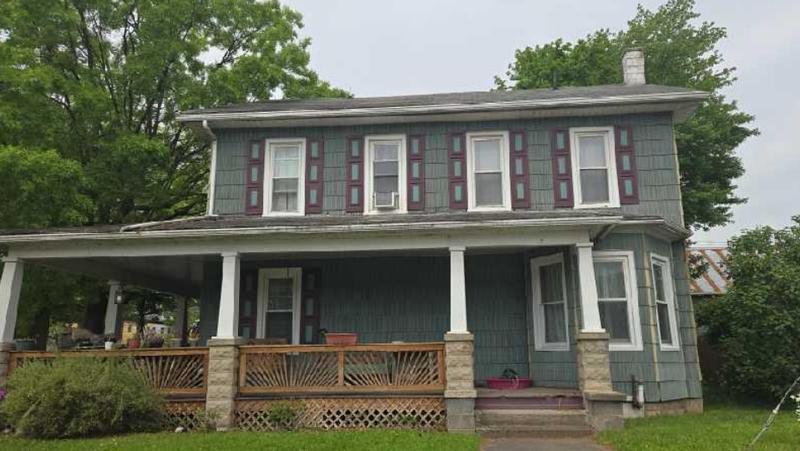 Lincoln St, Milton, PA 17847