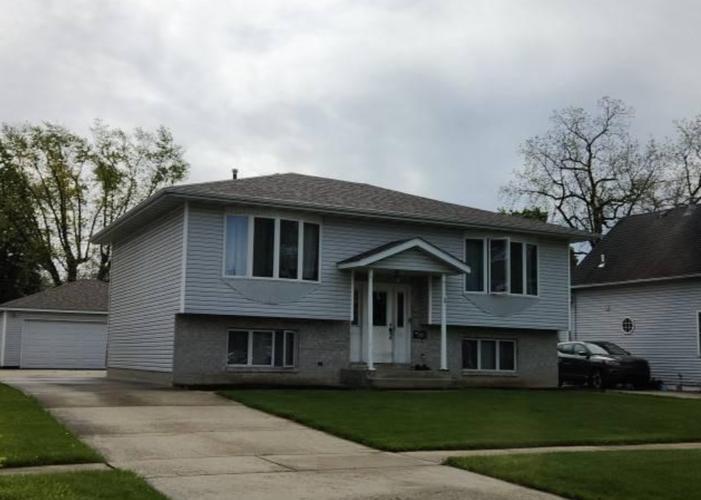 Lake St, Hobart, IN 46342