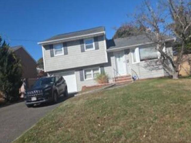 Wilherm Ln, West Islip, NY 11795