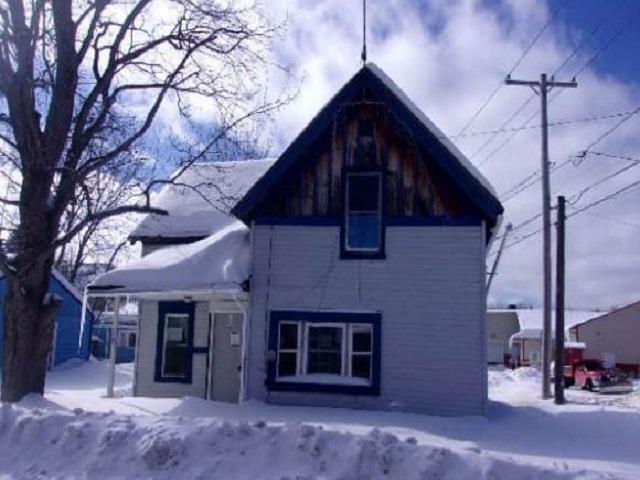 N Arlington Ave, Gloversville, NY 12078