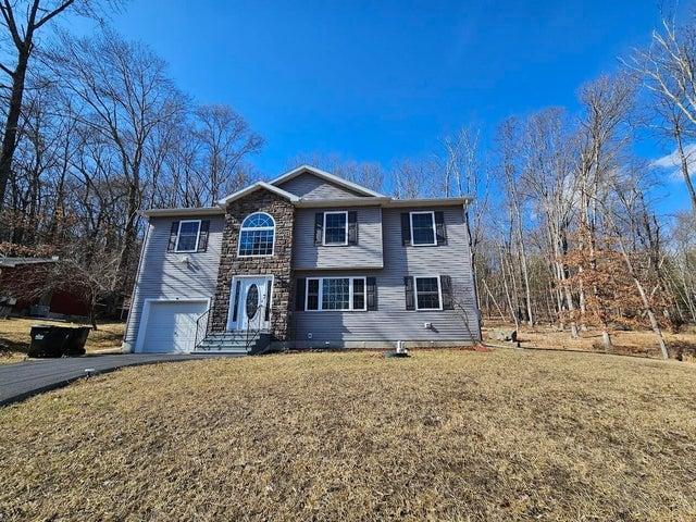 Wedgewood Lake Dr, Stroudsburg, PA 18360