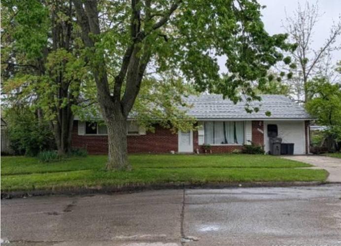 Armanda Ct, Clinton Township, MI 48035