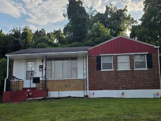 Esterbrook Dr, Saint Louis, MO 63136