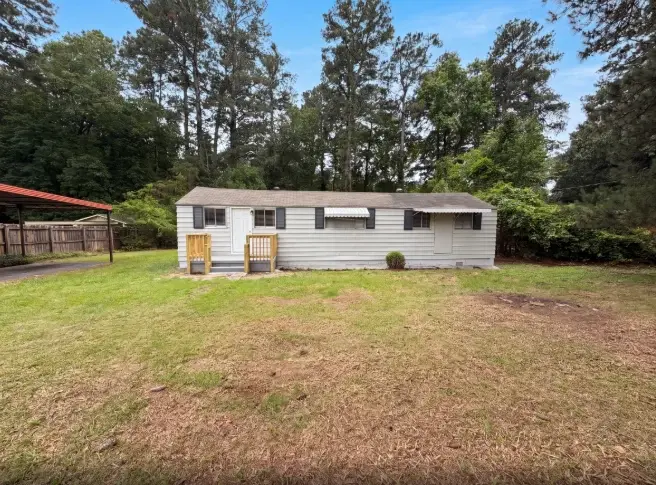 Pine Dr, Atlanta, GA 30349