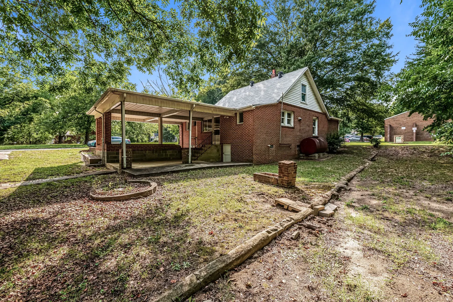Walker St, Roxboro, NC 27573