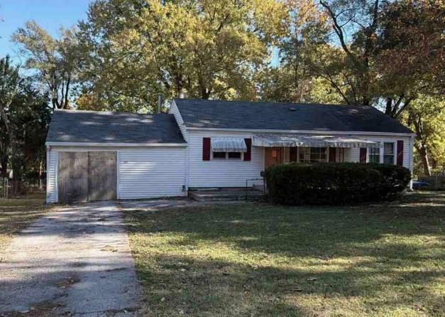 Crescent Ave, Raytown, MO 64133