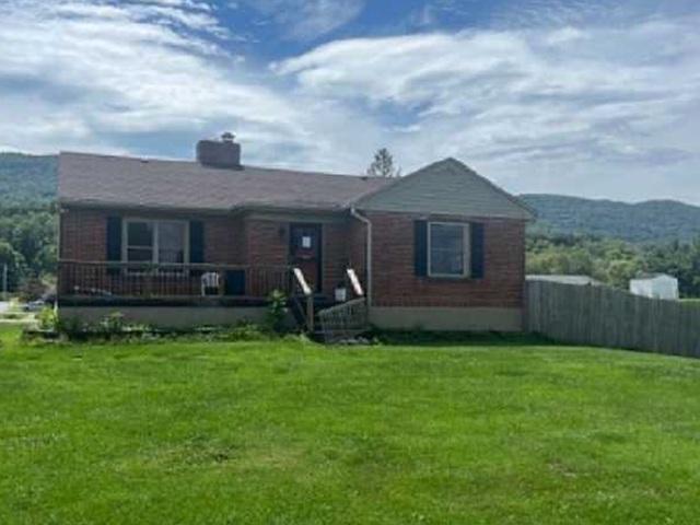 Fincastle Ln, Bluefield, VA 24605