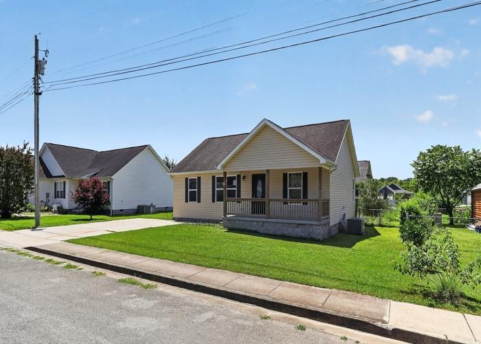 W 2nd St, Jasper, TN 37347