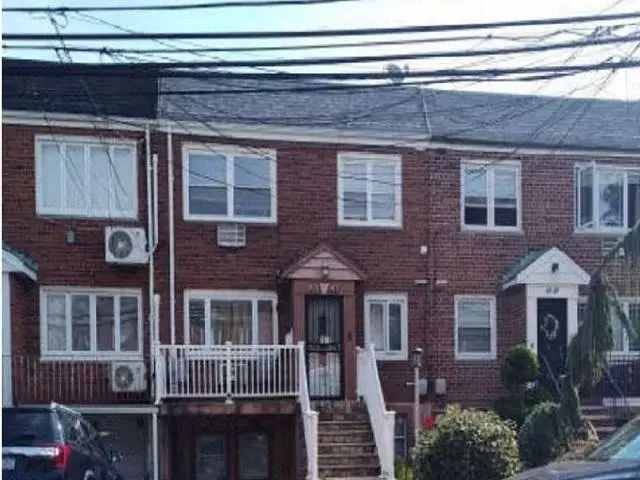 74th St, Middle Village, NY 11379