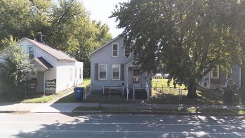 W 3rd St, Davenport, IA 52802