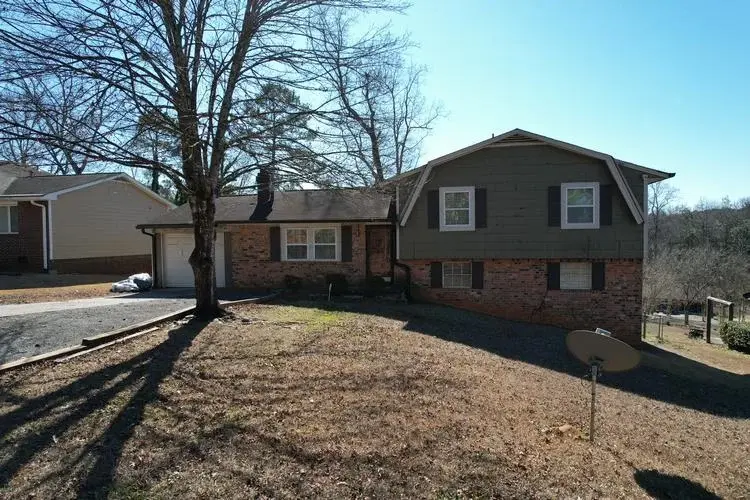 Mockingbird Trl, Riverdale, GA 30274