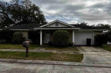 Rosetta Dr, Chalmette, LA 70043