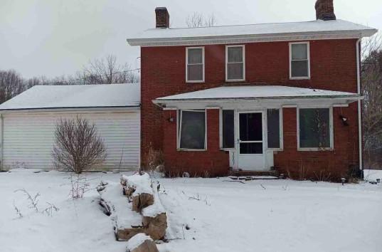 Valley Rd, Mercer, PA 16137