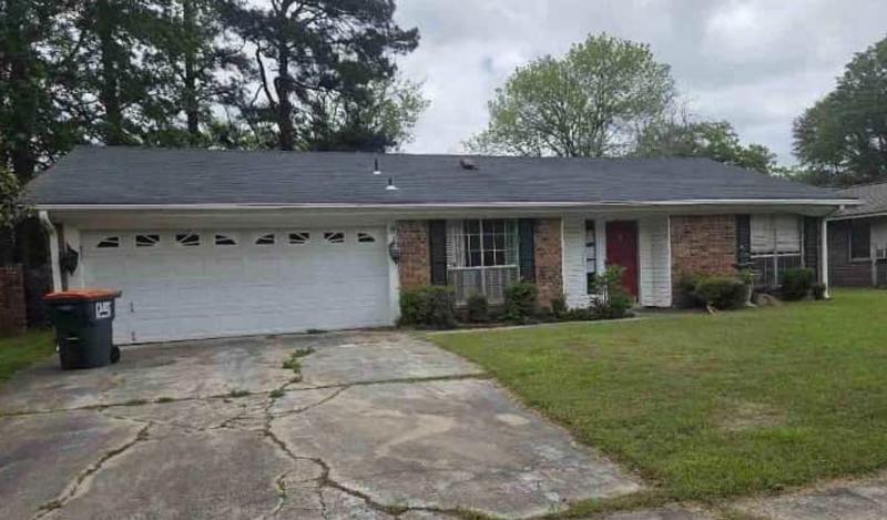 Mockingbird Ln, Pine Bluff, AR 71603
