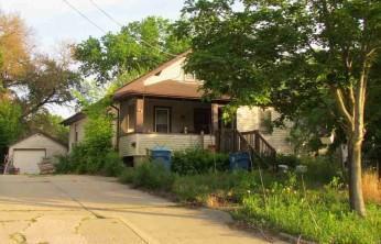 W 1st St, Dixon, IL 61021