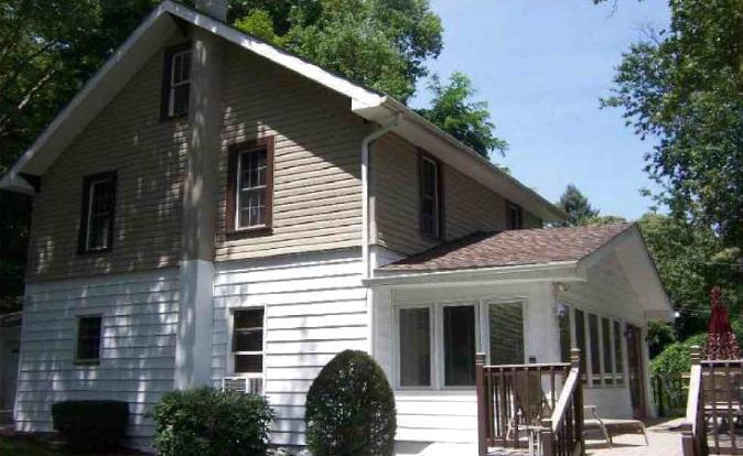 Dell St, Johnstown, PA 15905