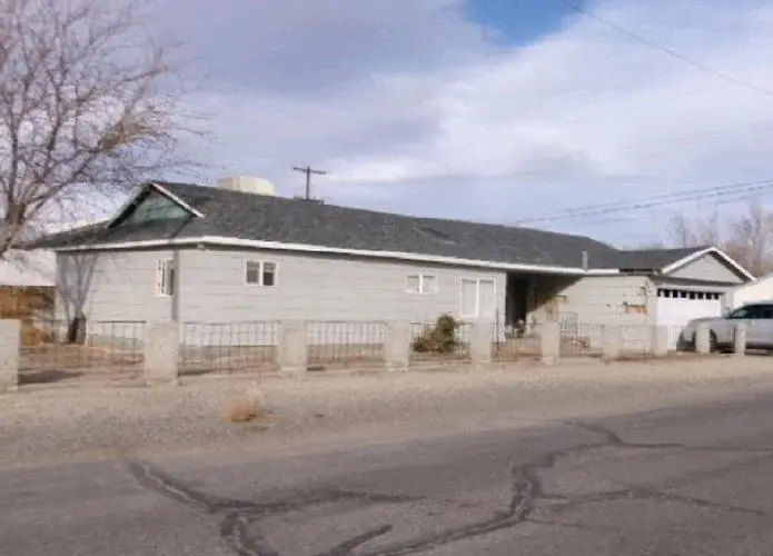 7th St, Hawthorne, NV 89415