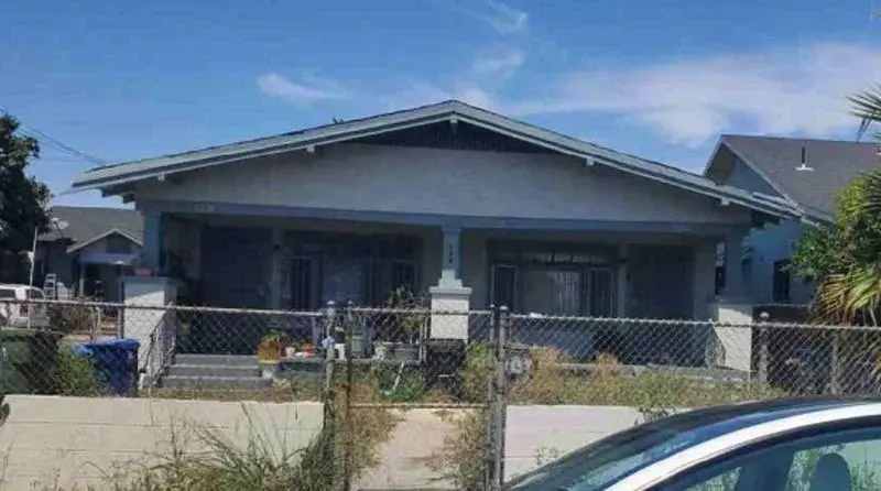 W 54th St, Los Angeles, CA 90037
