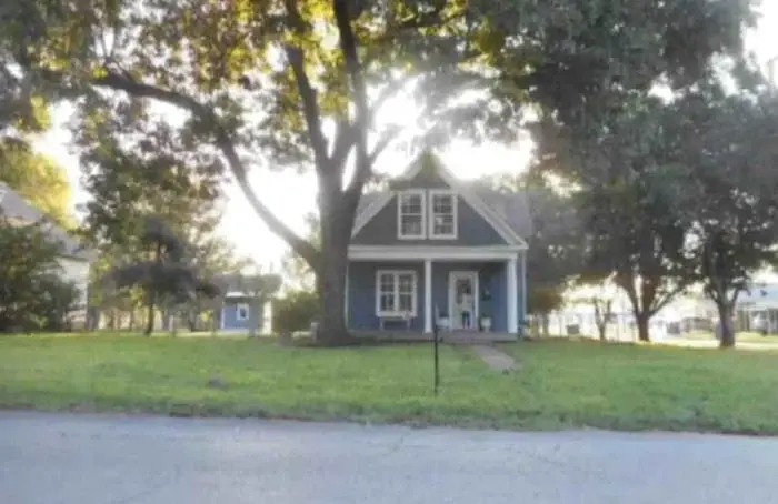 S 5th St, Chickasha, OK 73018