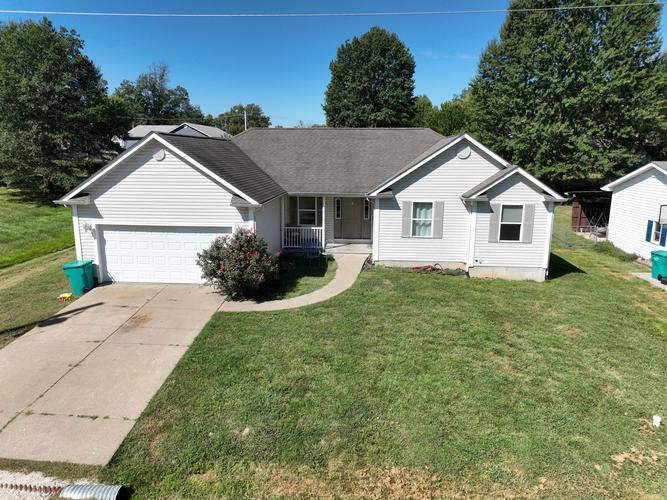 S Pine St, Gerald, MO 63037