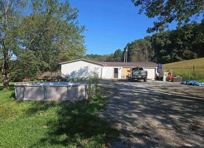 Windy Hill Dr, Shinnston, WV 26431