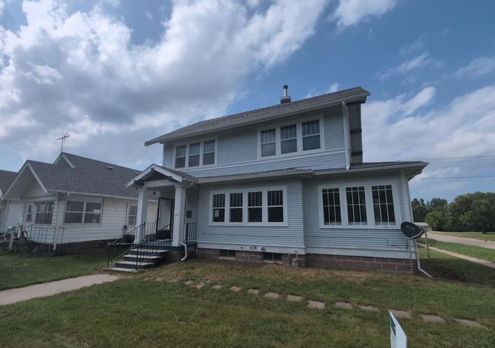 Willis Ave, Perry, IA 50220