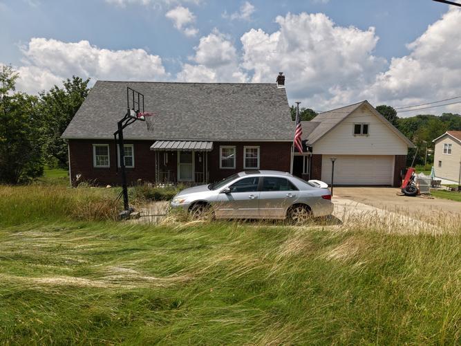 Hillview Manor Rd, Leechburg, PA 15656