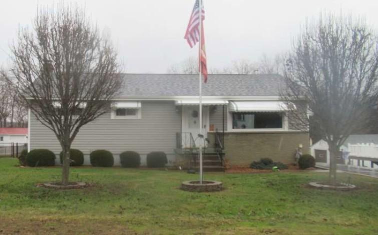 Davidson St, Wampum, PA 16157