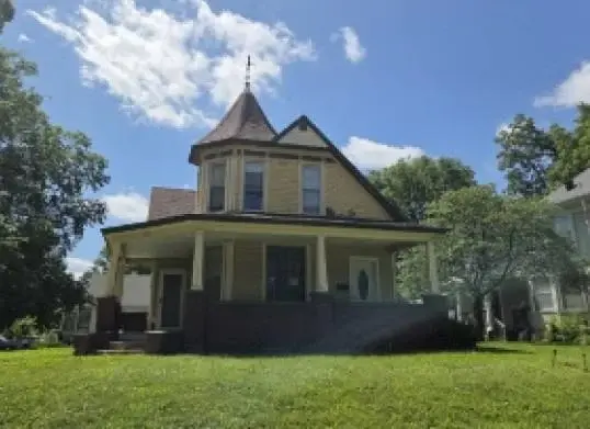1st Ave, Perry, IA 50220