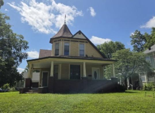 1st Ave, Perry, IA 50220