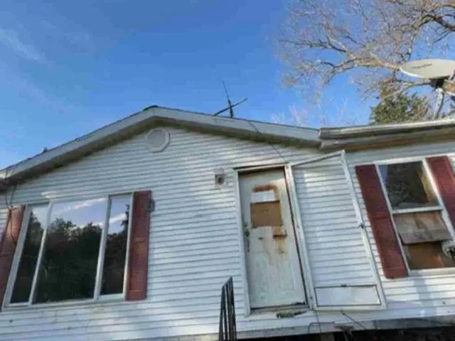 Hill Side Rd, De Soto, MO 63020