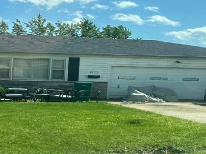 E Duchess Dr, Decatur, IL 62521