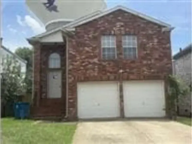 Drake Ln, Lewisville, TX 75077