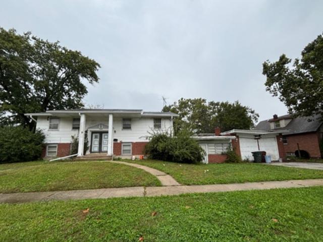 Glen Oaks Dr, Country Club Hills, IL 60478